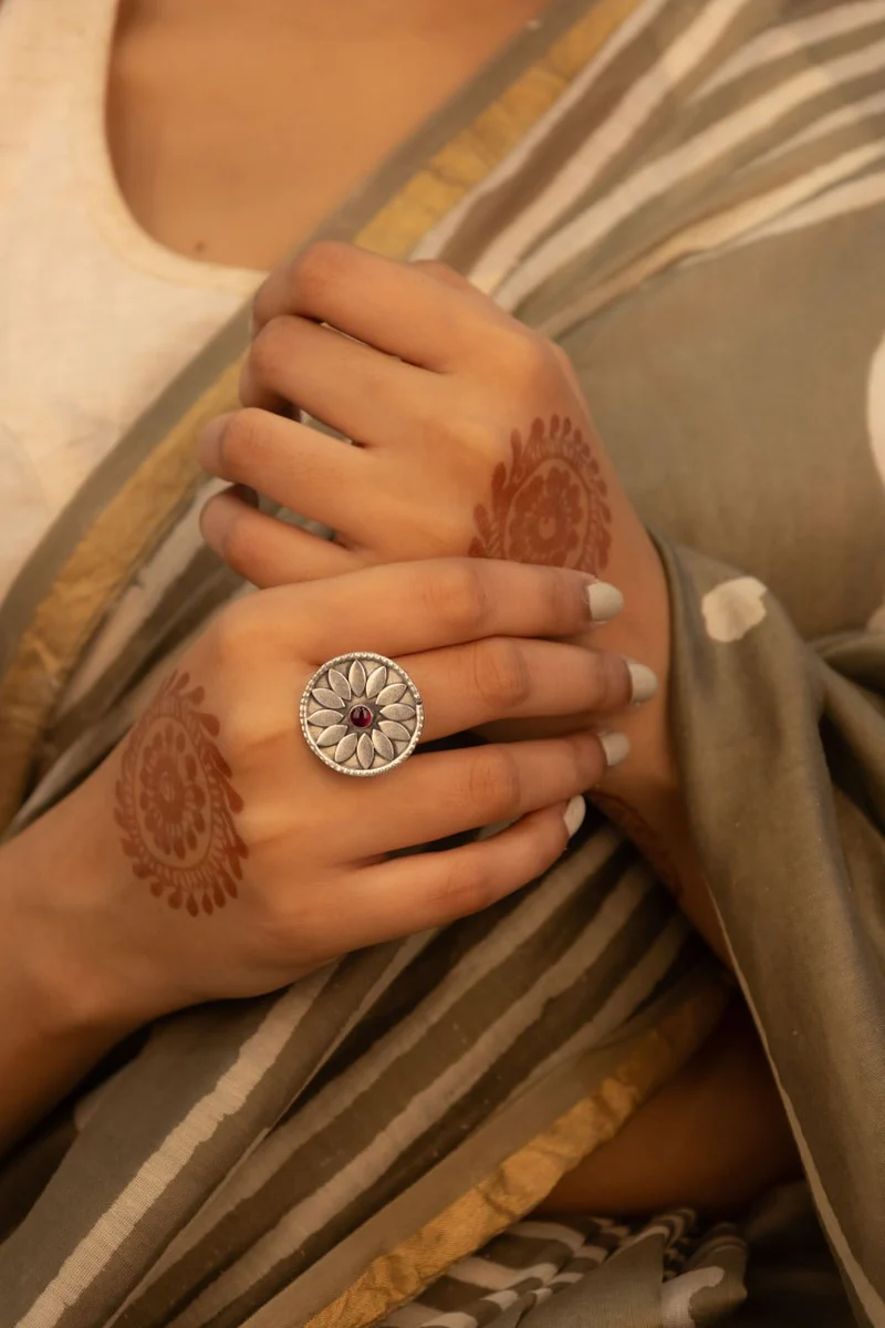 mizoya-intricate-flower-raani-ring